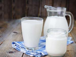 惠州送菜公司浅谈购买牛奶的技巧与食用功效